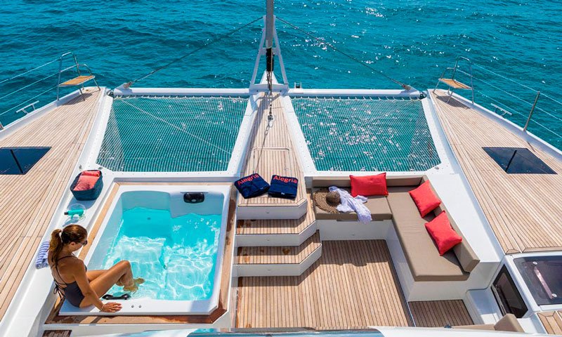 Fountaine Pajot Alegria 67 jacuzzi 2 Fountaine Pajot Alegria 67 jacuzzi 2