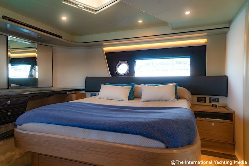 Absolute 62 Fly, cabine VIP Absolute 62 Fly, cabine VIP
