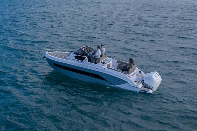 Ranieri Prochaine 285 LX arrêt au stand Ranieri Prochaine 285 LX arrêt au stand