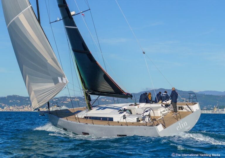 ICE Yachts 54 en el mar ICE Yachts 54 en el mar