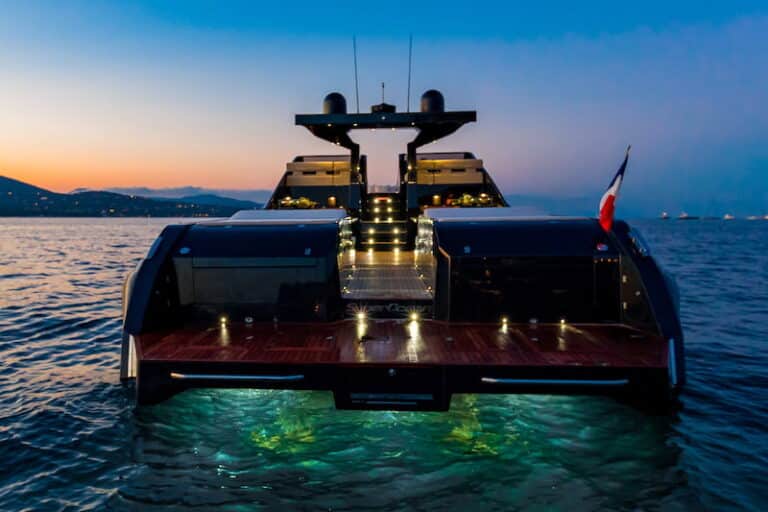Superocean 58 stern night light Superocean 58 stern night light