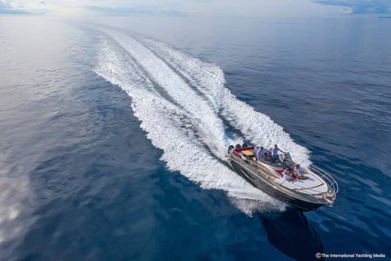 Sessa Key Largo 40 in navigazione