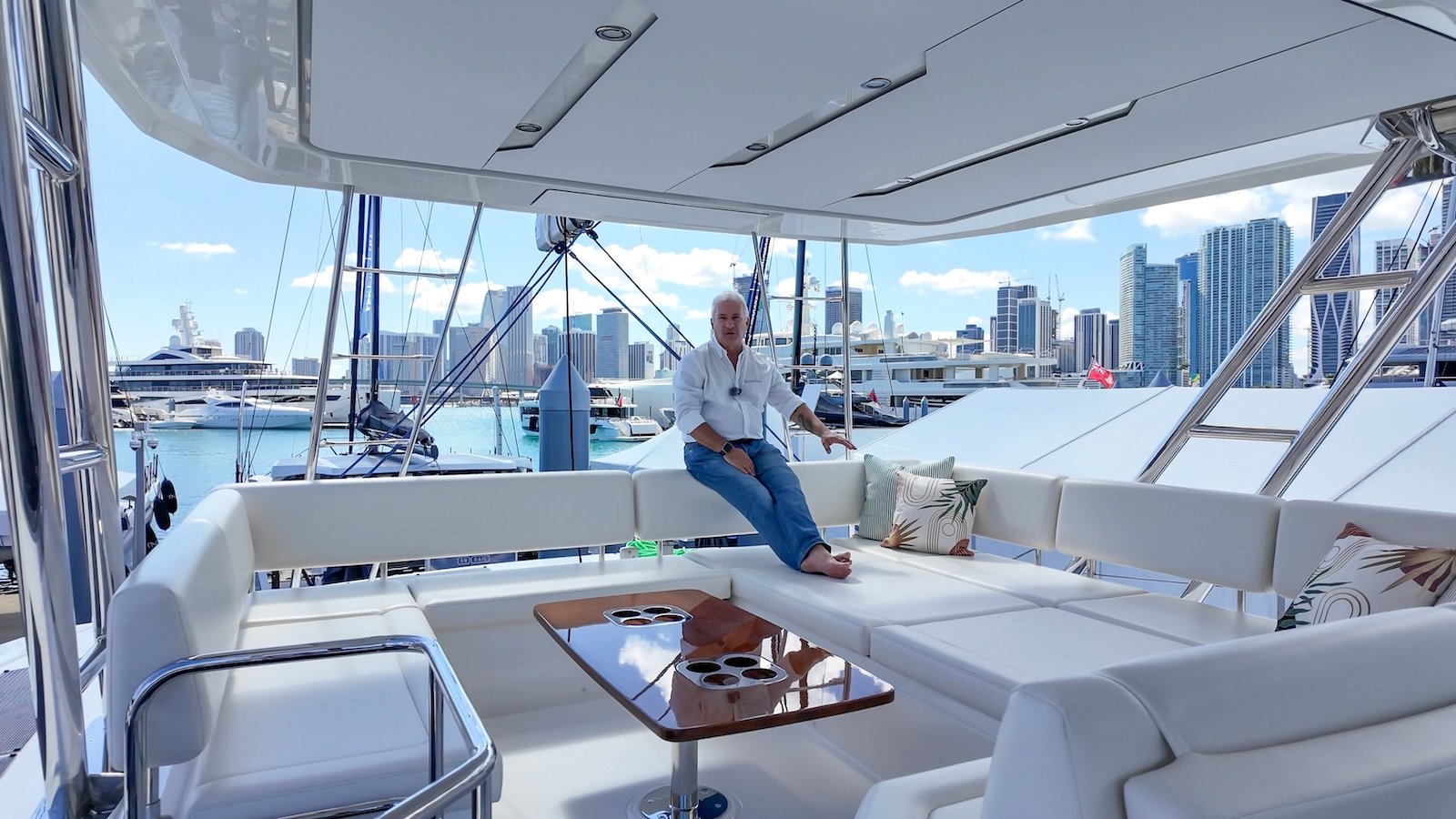 El flybridge del Aquila 50 Sail El flybridge del Aquila 50 Sail