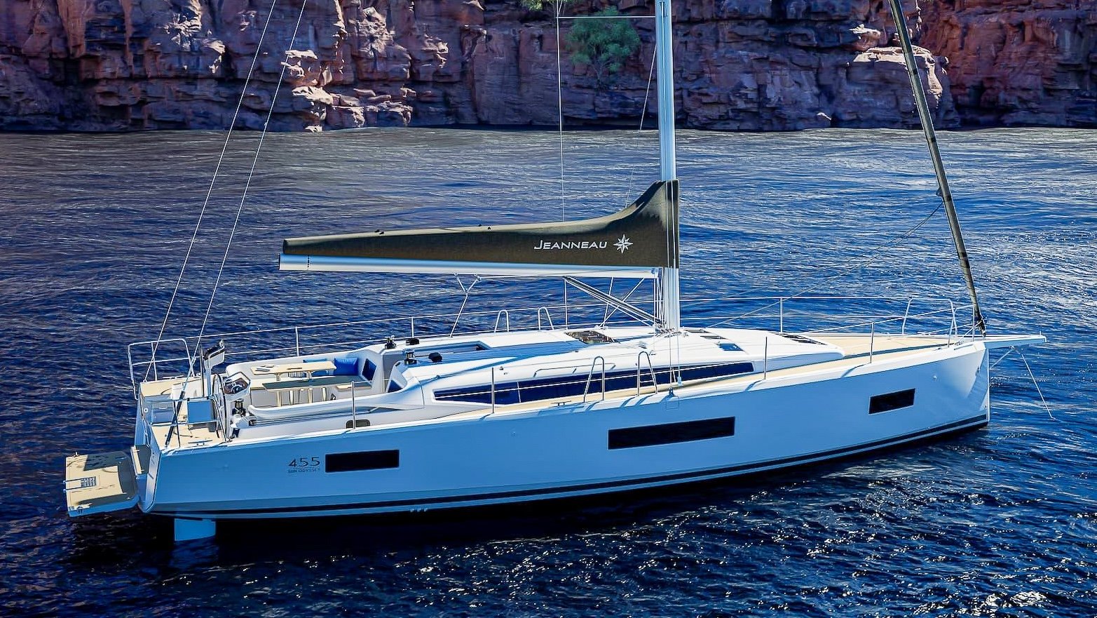 Jeanneau Sun Odyssey vista lateral completa Jeanneau Sun Odyssey vista lateral completa