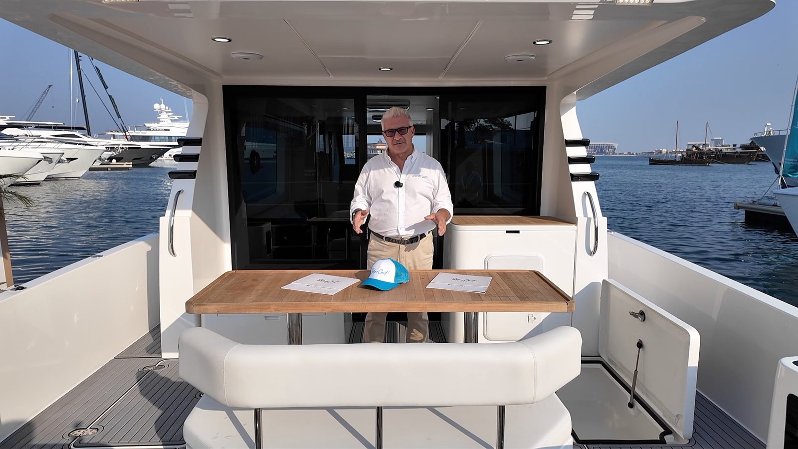Exteriores del Silvercat 40 LUX Exteriores del Silvercat 40 LUX
