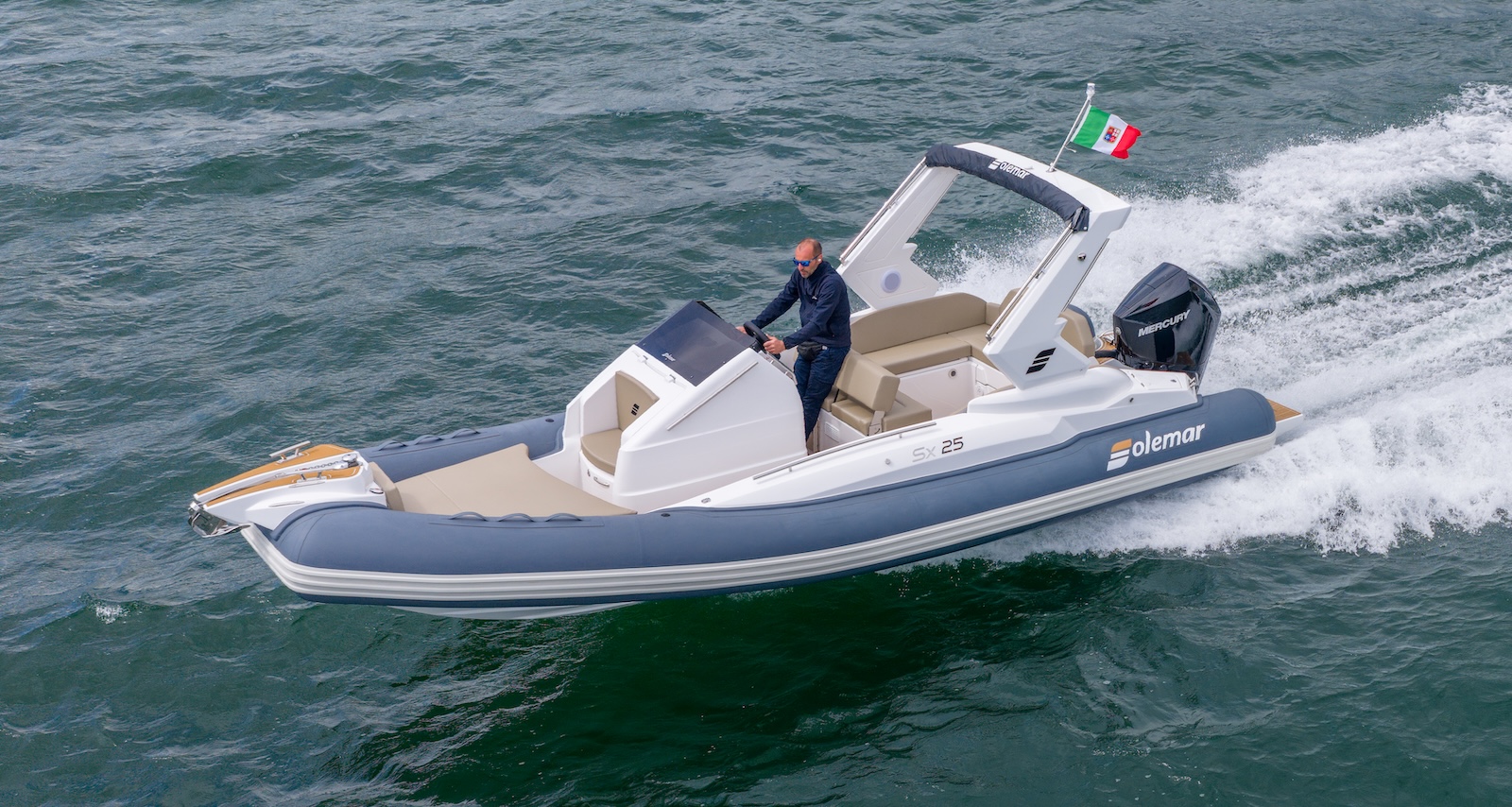 Solemar SX25 Cruising at High Speed