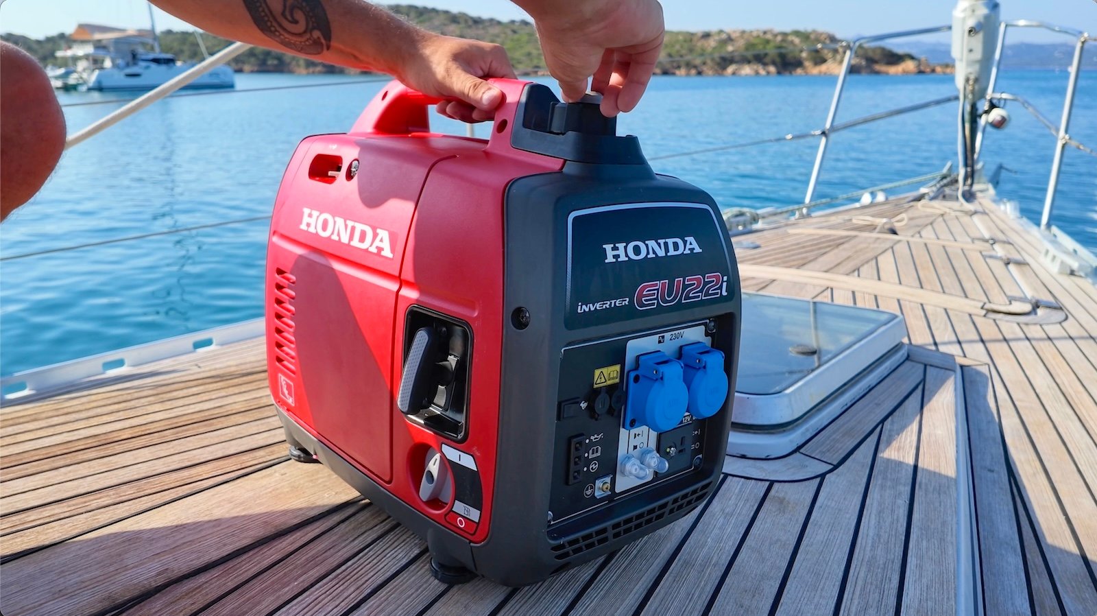 Prueba del generador portátil Honda EU22i en un barco